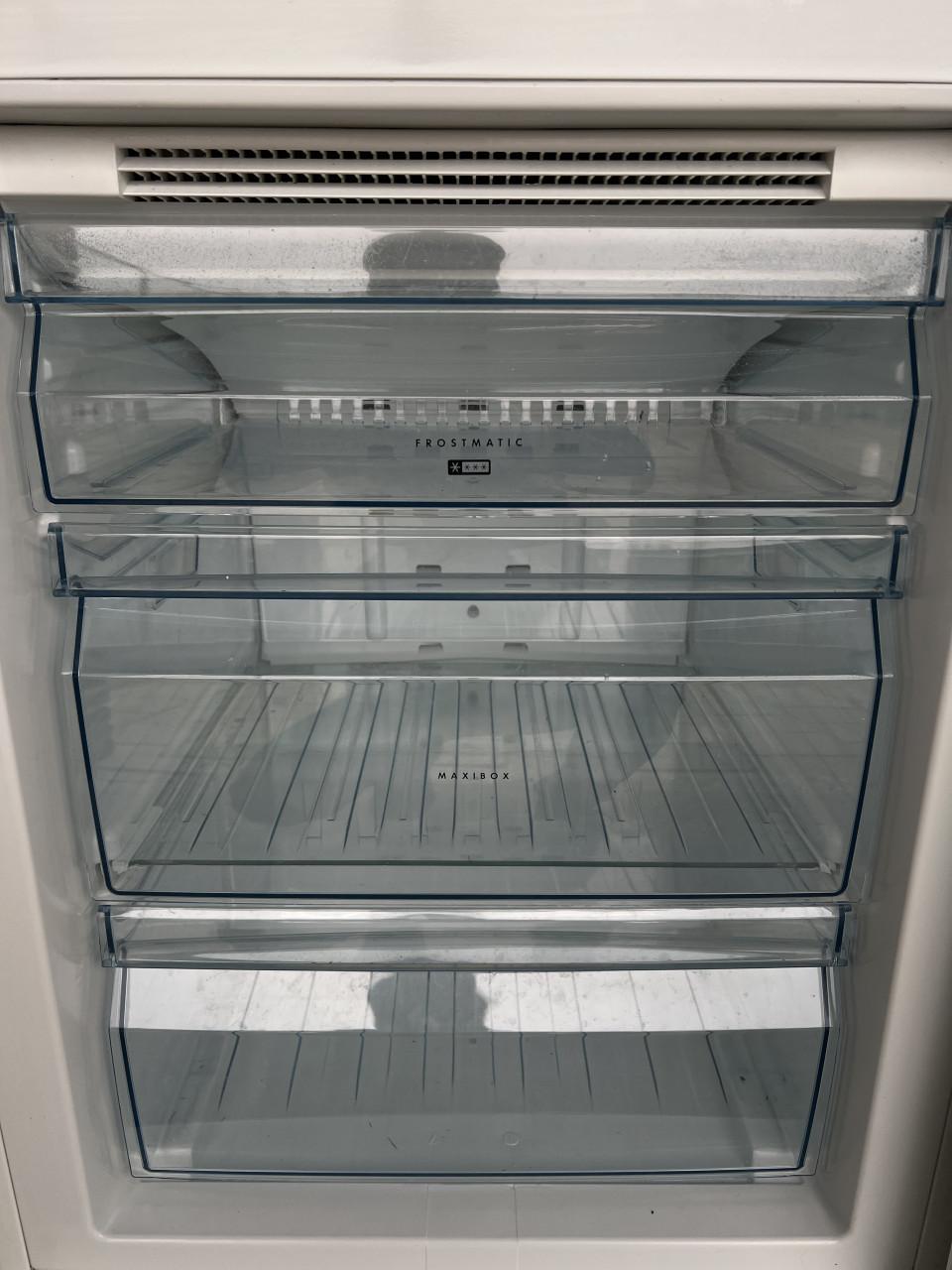 AEG NoFrost koel vries combinatie Koelkast vriezer 175x60 cm. Klasse A+