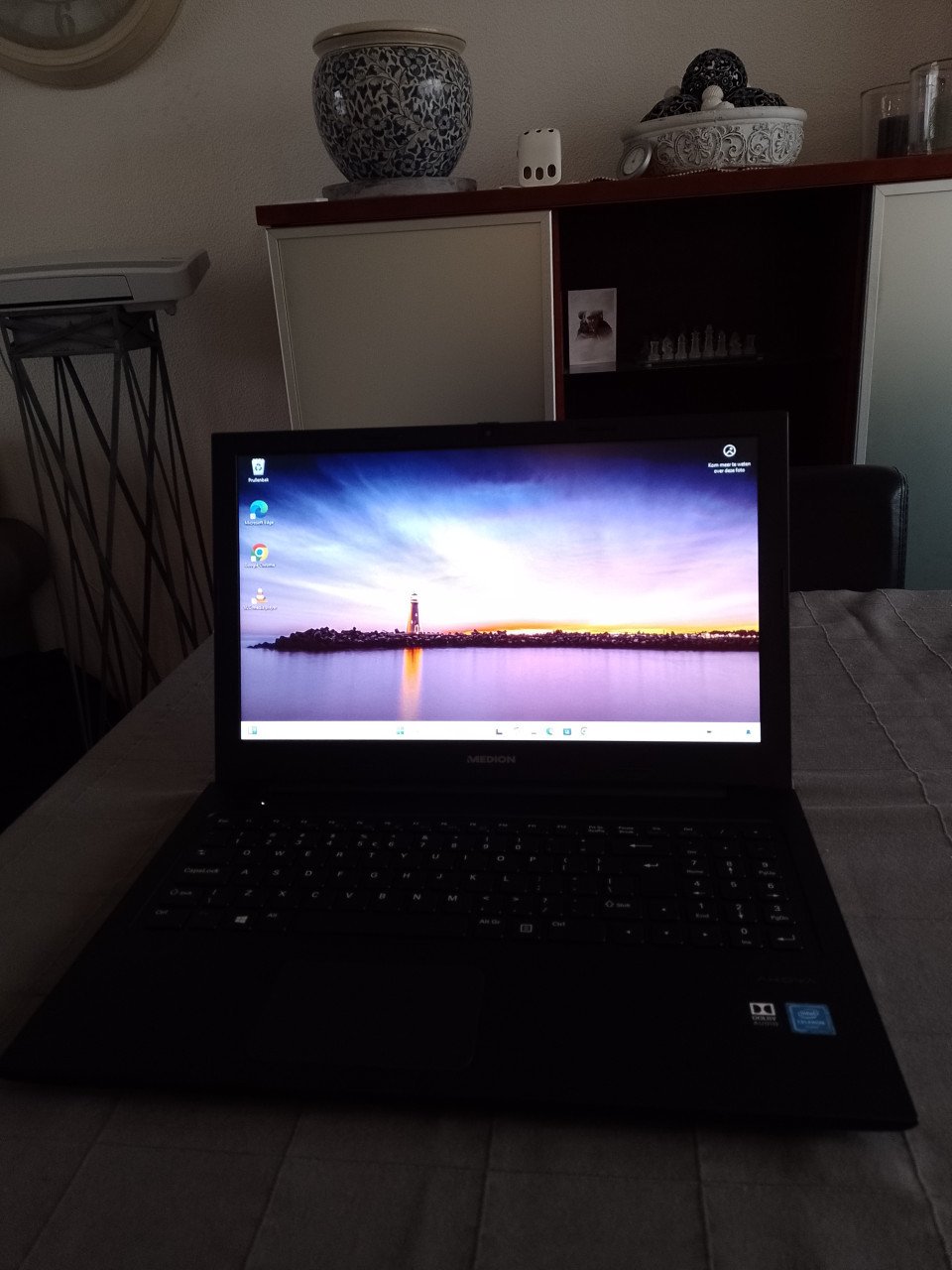 Medion Akoya-W11-SSD-Office2019-WiFi-Webcam-HDMI-Prima Accu