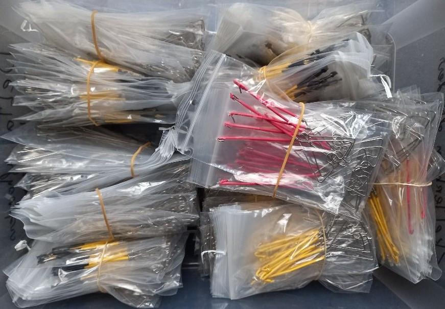 Heb nog wat Delta afhouders 17 en 12 cm lang.