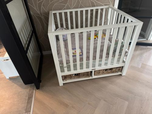 Box met rieten manden