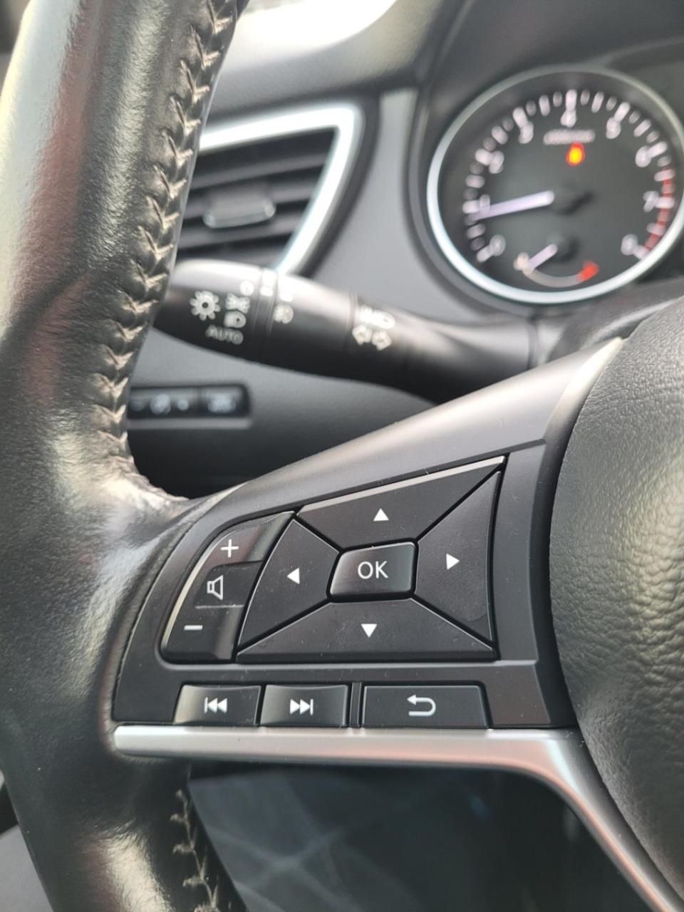 Nissan Qashqai 1.2 tekna automaat panoramadak 360 camera navi. leder. led.