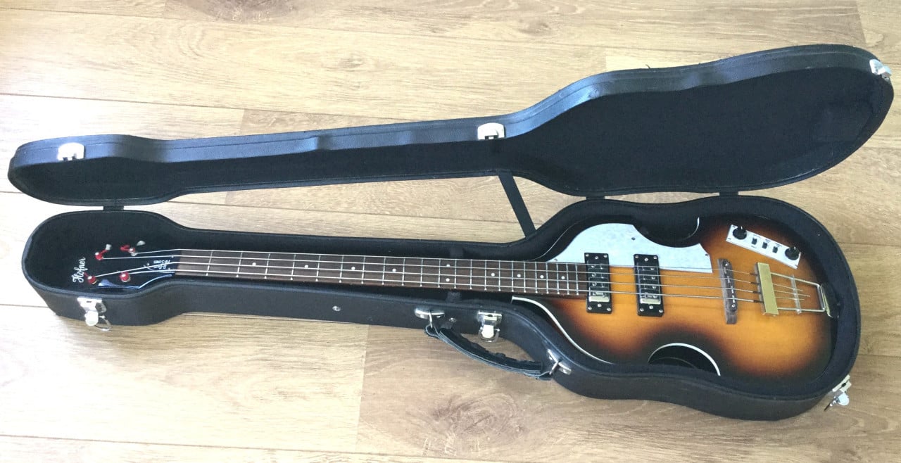 Beatles bass: Hofner Ignition Cavern SE + bijpassende hard case