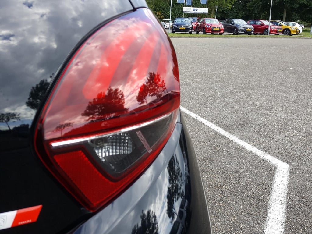 Peugeot 208 1.2 puretech 82pk active navigatie | apple carplay & android | 
