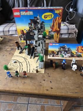 Lego  western  bandit secret hide