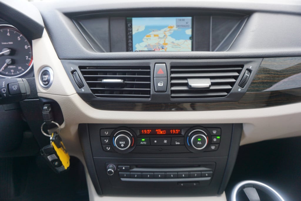 BMW X1 xdrive28i executive automaat - climate / navi / cruise / leder / ele