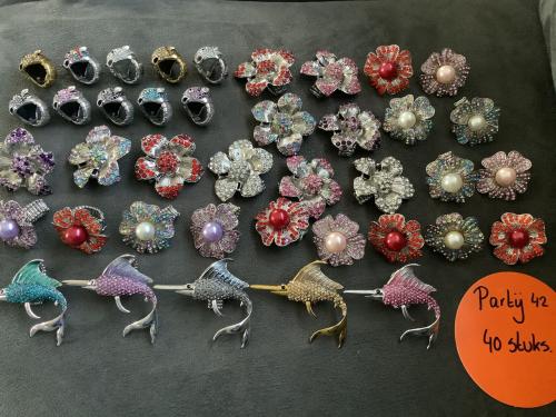 Partij mooie rekbare ringen. (Partij 42)