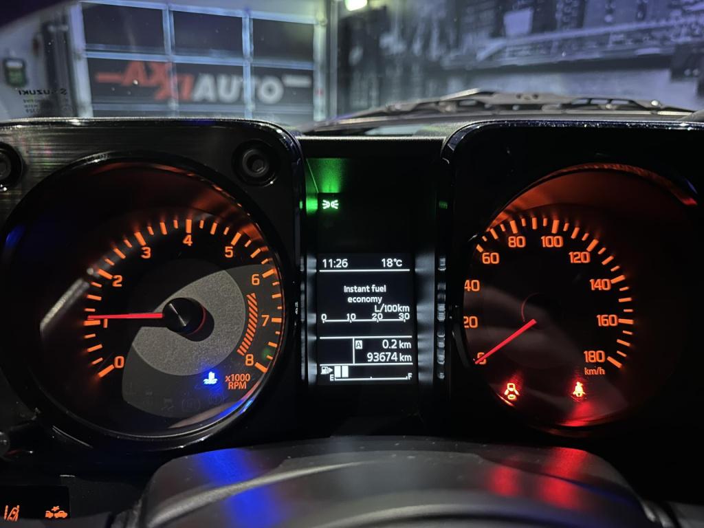 Suzuki Jimny 1.5 stijl *4 persoons*clima*trekhaak*navi*