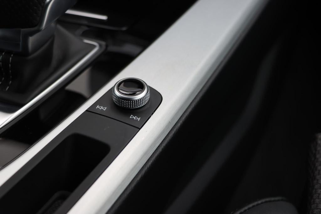 Audi A4 avant 40 tfsi launch edition sport