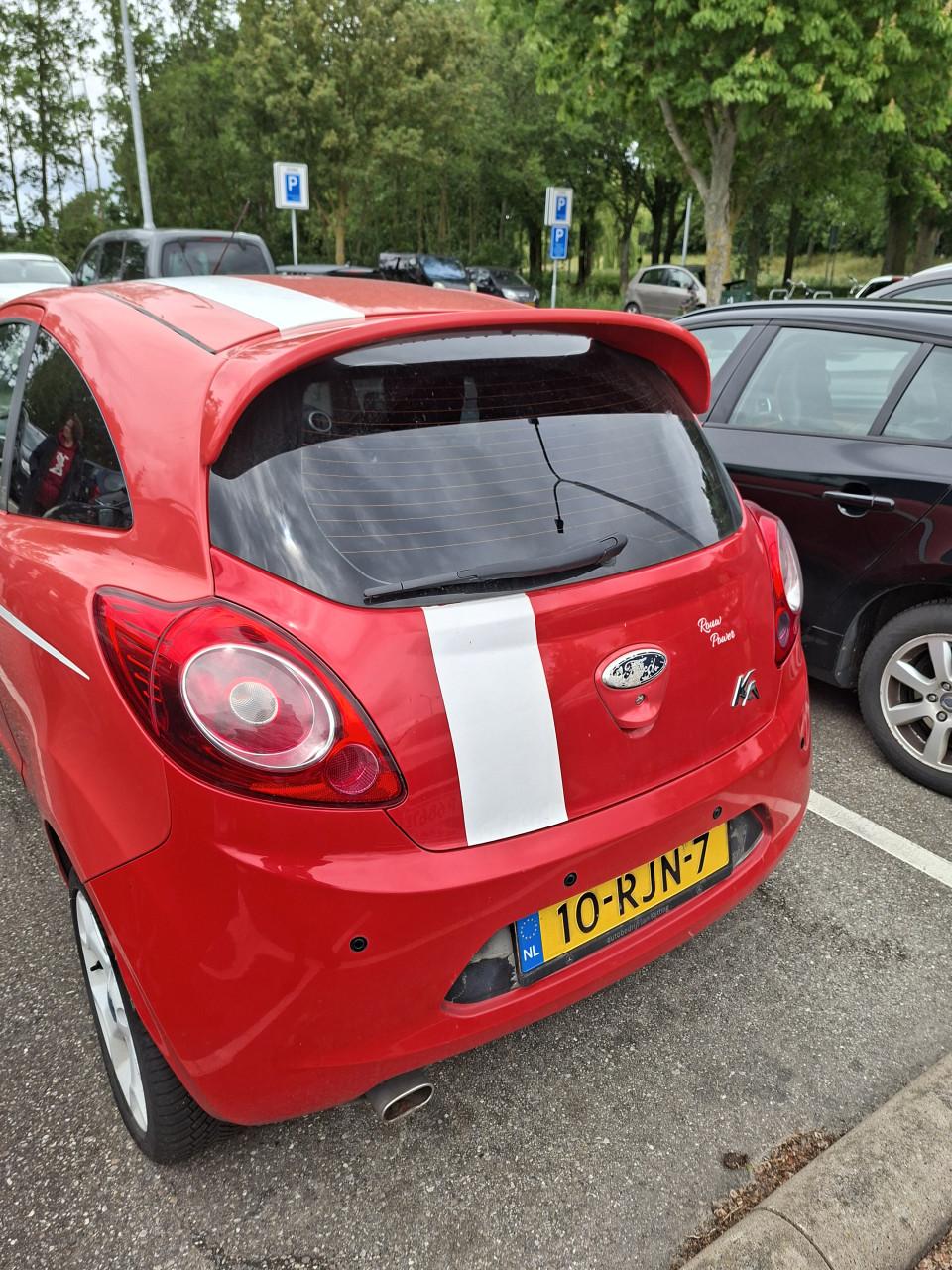 Ford ka Garage goed onderhouden.