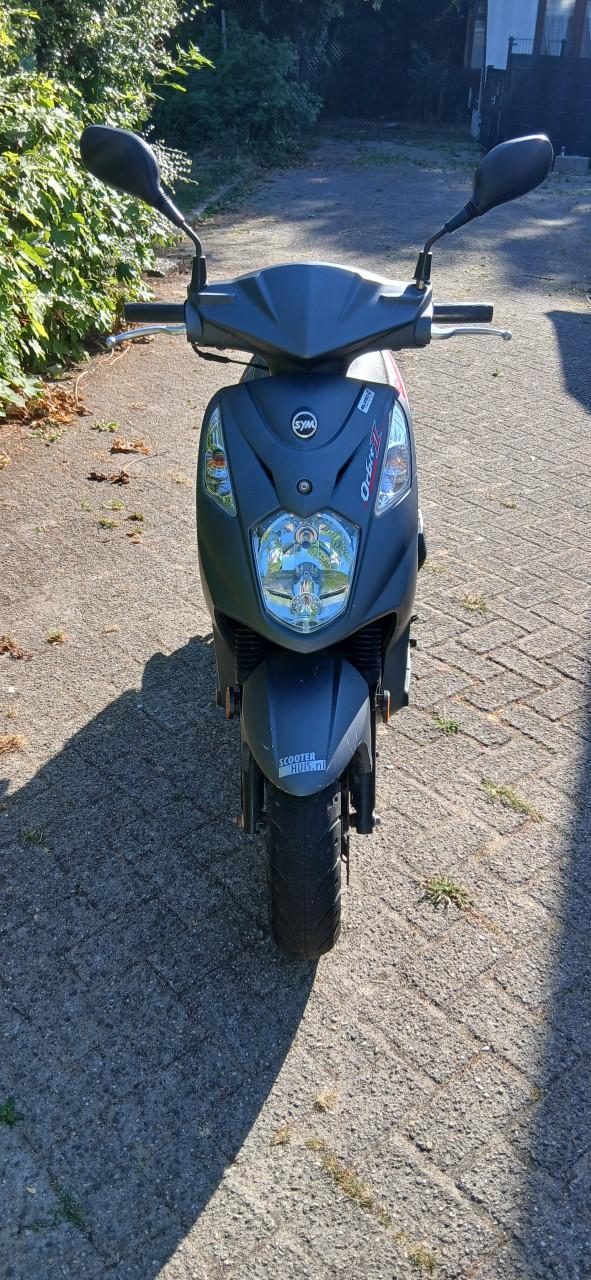 Sym scooter geel kenteken