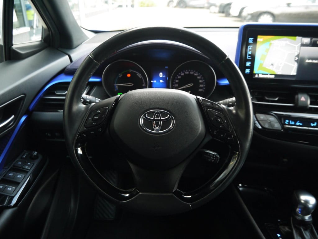 Toyota C-hr 1.8 hybrid bi-tone|dealeronderhouden|rijklaar