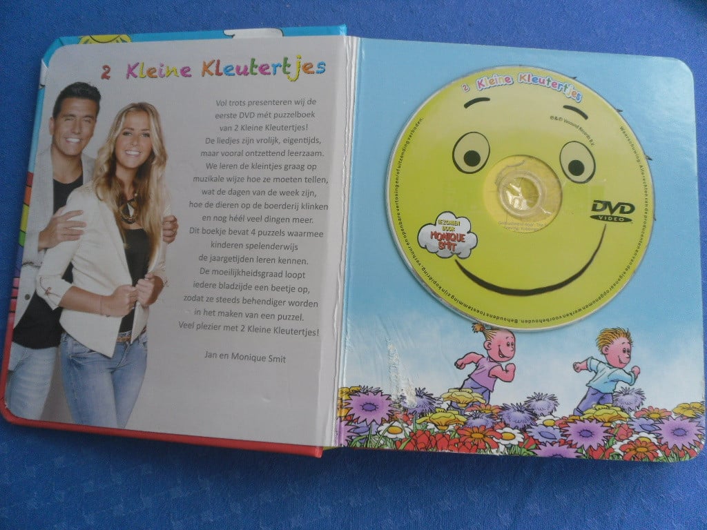 PUZZELBOEKJE 2 KLEINE KLEUTERTJES MET DVD