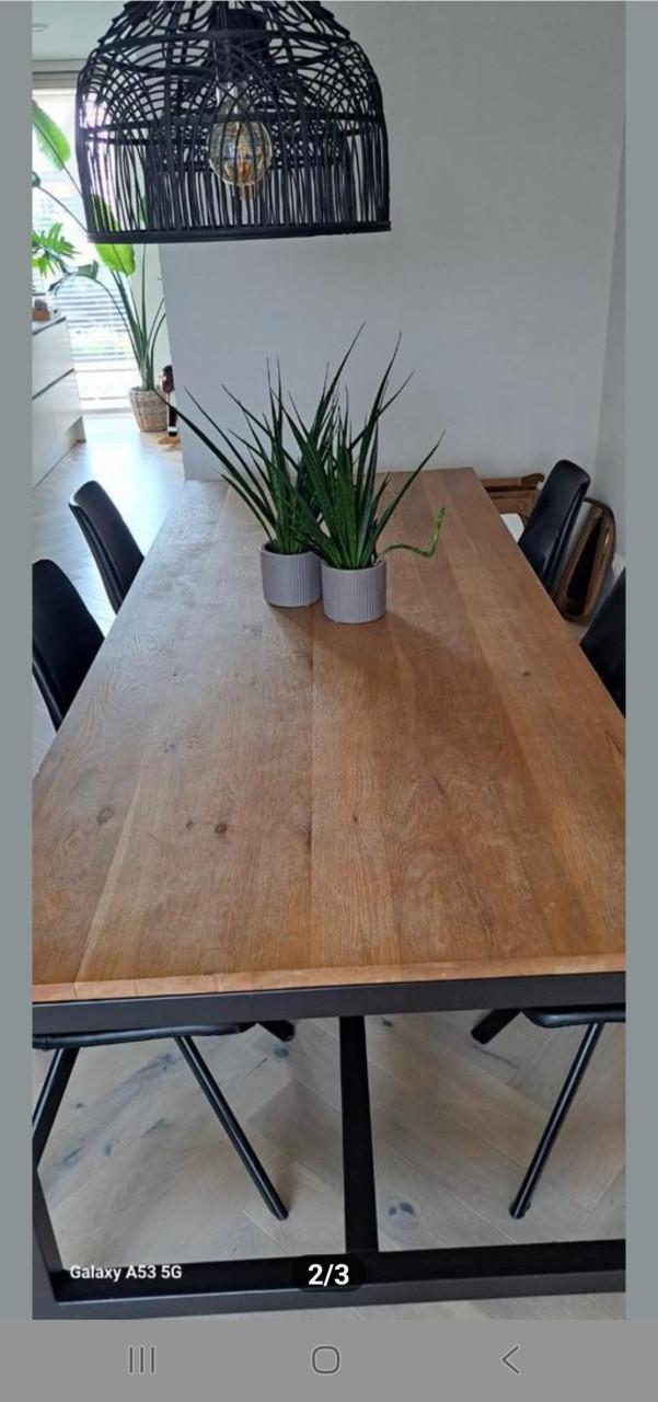 Eikenhouten eettafel 240cm