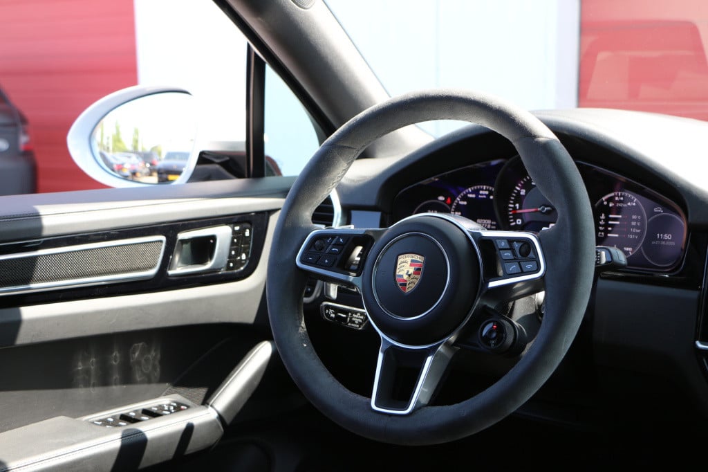Porsche Cayenne coupé 3.0 | sport design | sport chrono |