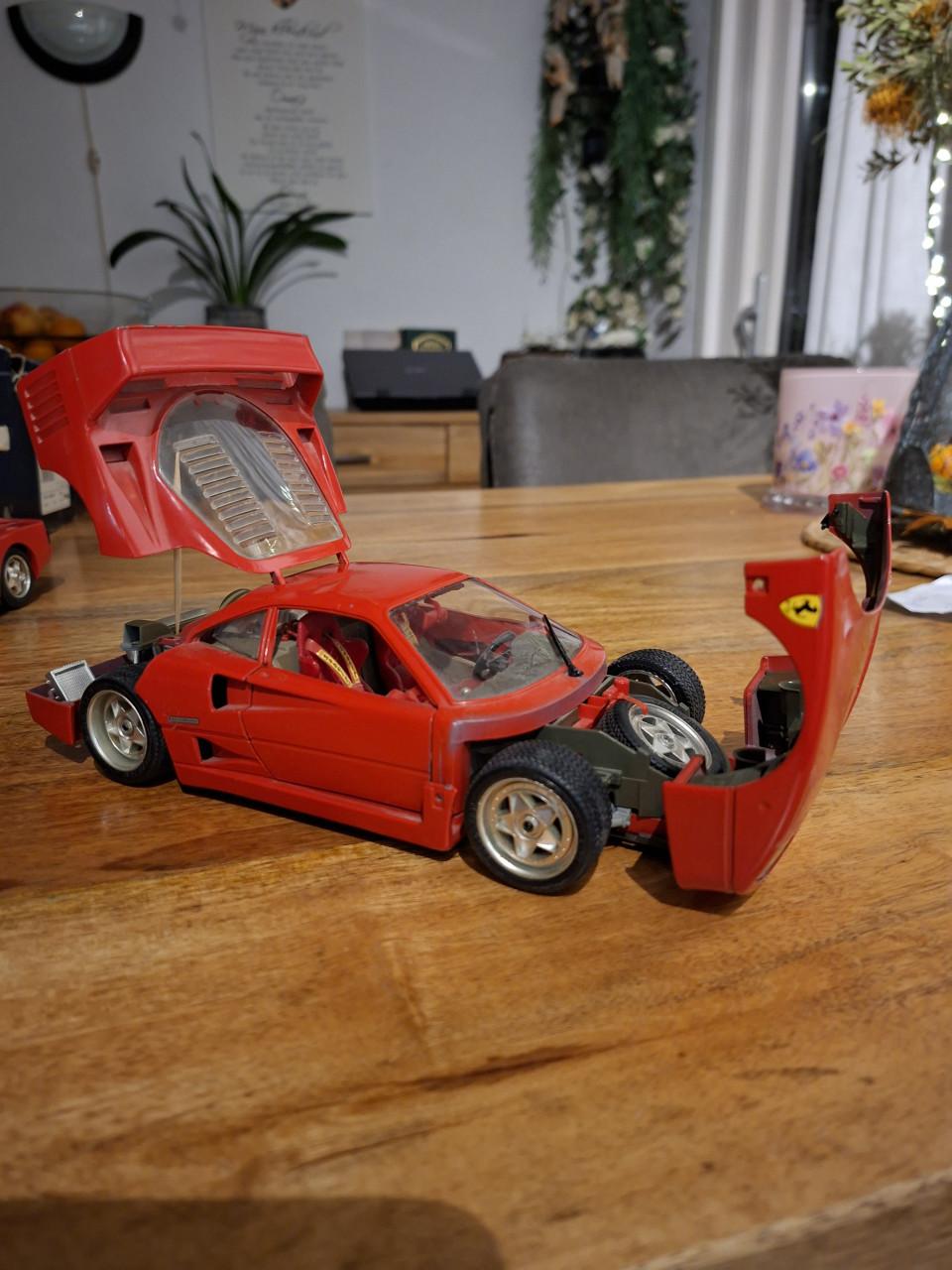 Tevkoop 3 ferrari's  1 op 18