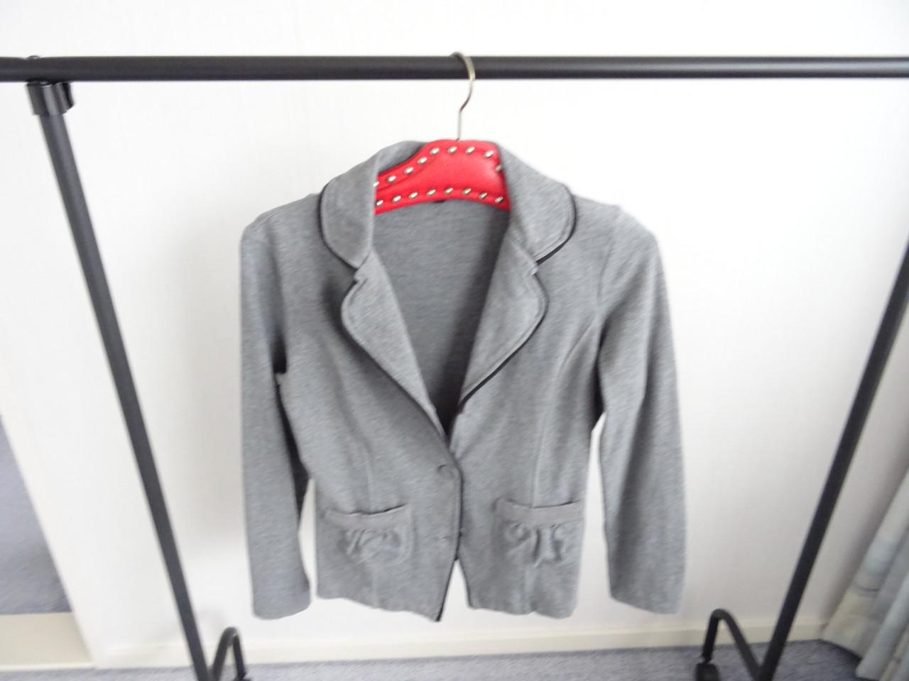 Grijs Dames jasje Merk Mara May Maat 36/38 voor € 12,50