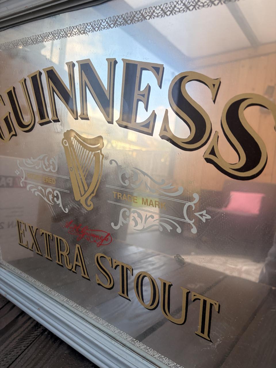 Guinness Extra Stout Vintage Spiegel – 65 x 53 cm