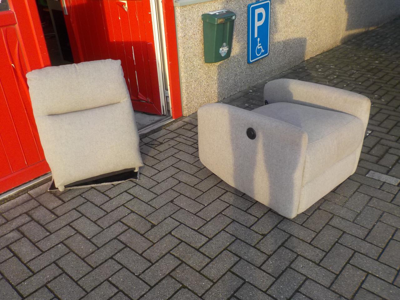 Elektrische stoffen relax fauteuil in goede staat