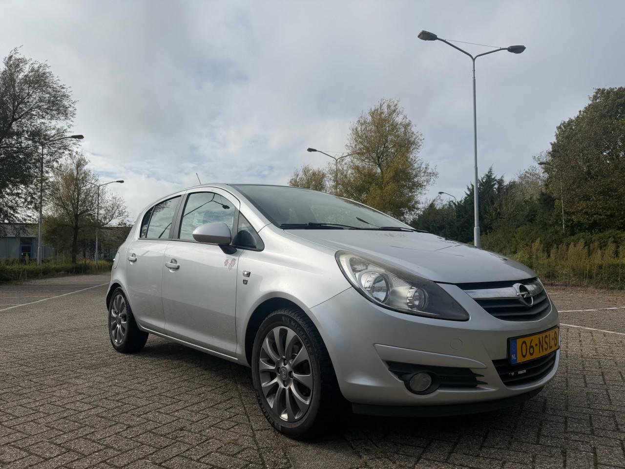 Opel Corsa 1.2 Edition | 5 DRS | Airco| Trekhaak | Apk | Nap | Elektr ramen