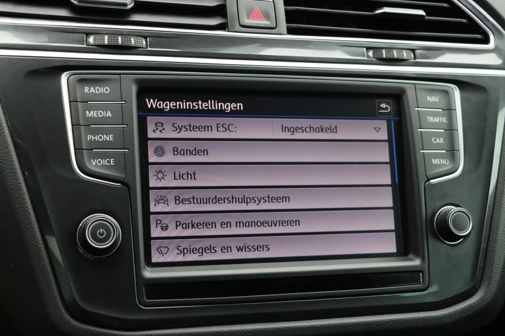 Volkswagen Tiguan 1.4 tsi connected series