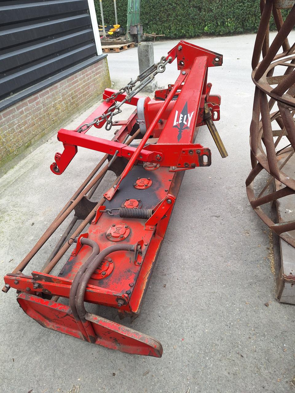 Lely roterkopeg 3mtr met egalisatieplaat, buizenrol en hef