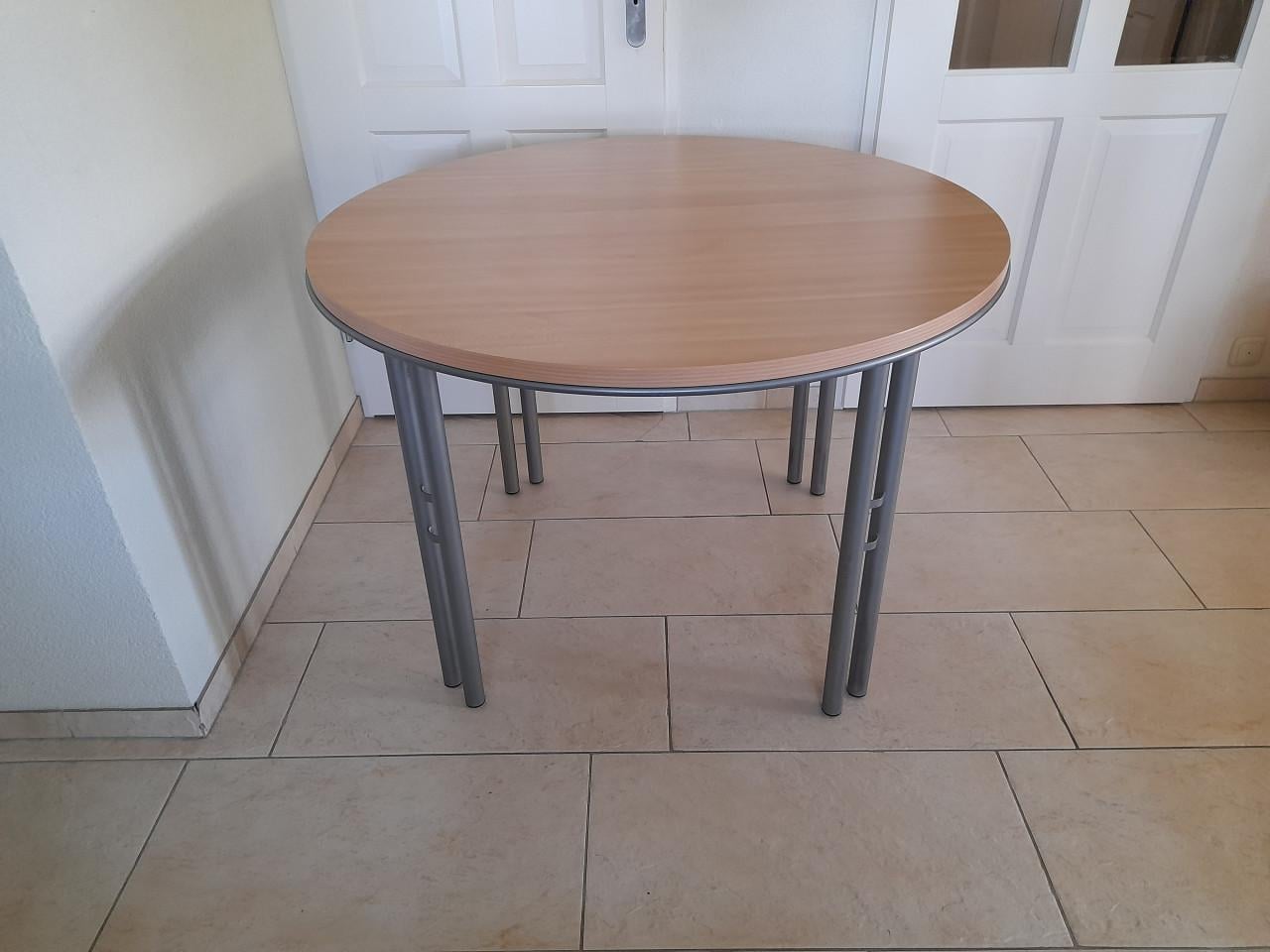 2 leuke stoeltjes (in goede nette staat )