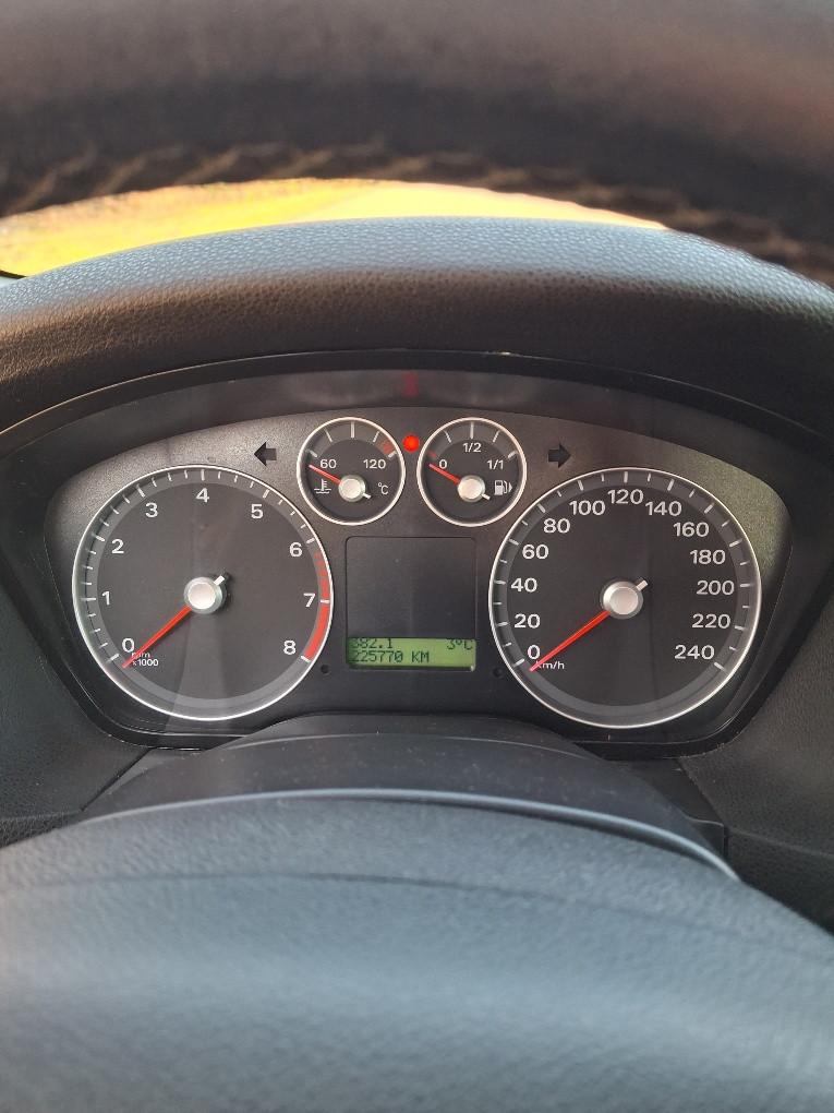 Ford Focus  1.6-16v Futura