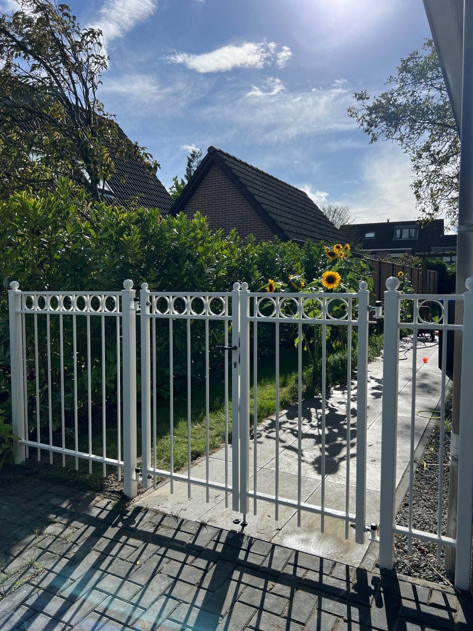 VEFRAAI UW WONING MET EEN SIER-HEKWERK OF INRIJPOORT.