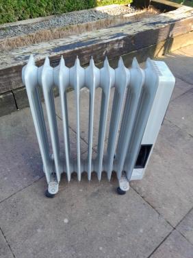 Gratis af te halen: Electrische (oliegevulde) mobiele radiator