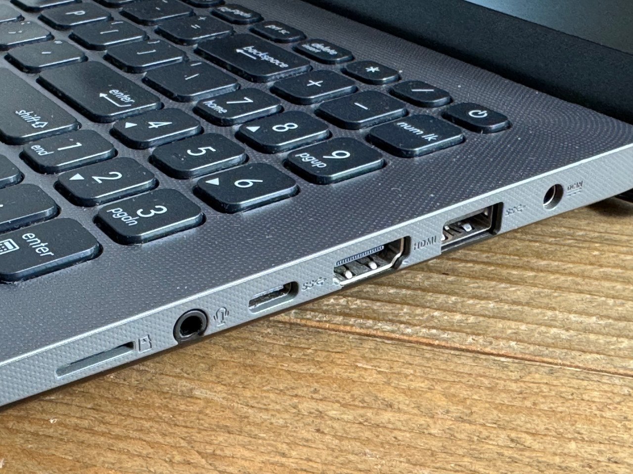ASUS VivoBook 15   X512F Intel core i3
