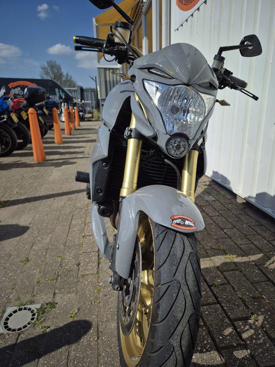 Honda CB1000R uit 2013, boordevol