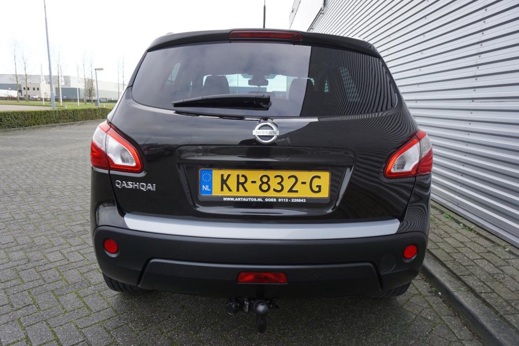 Nissan Qashqai 1.6 connect edition climate / navi / cruise / camera / pano 