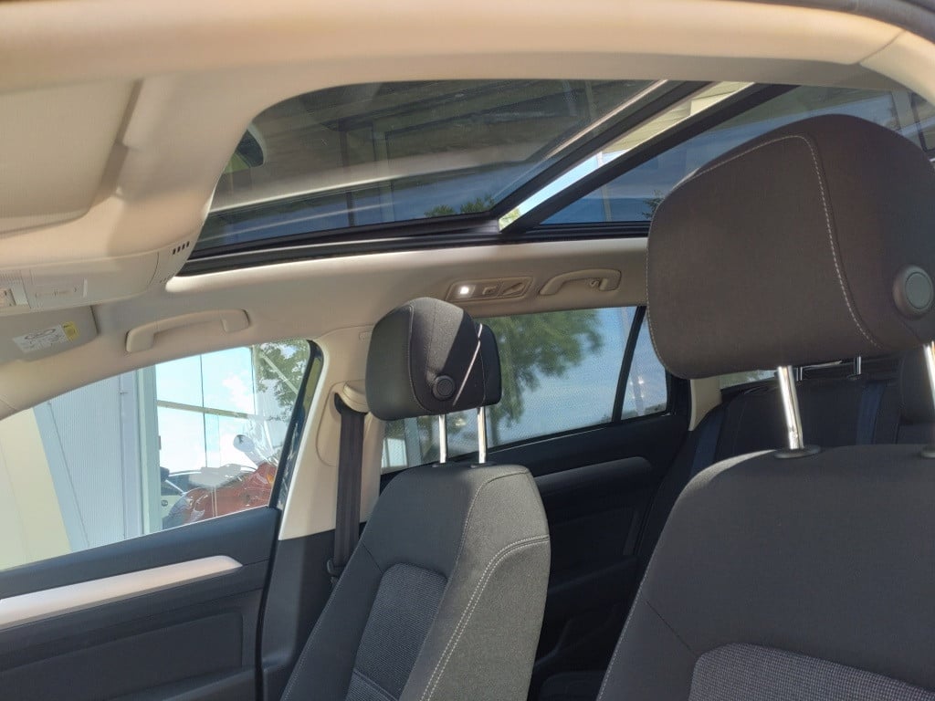 Volkswagen Passat variant 1.4 tsi connected s.