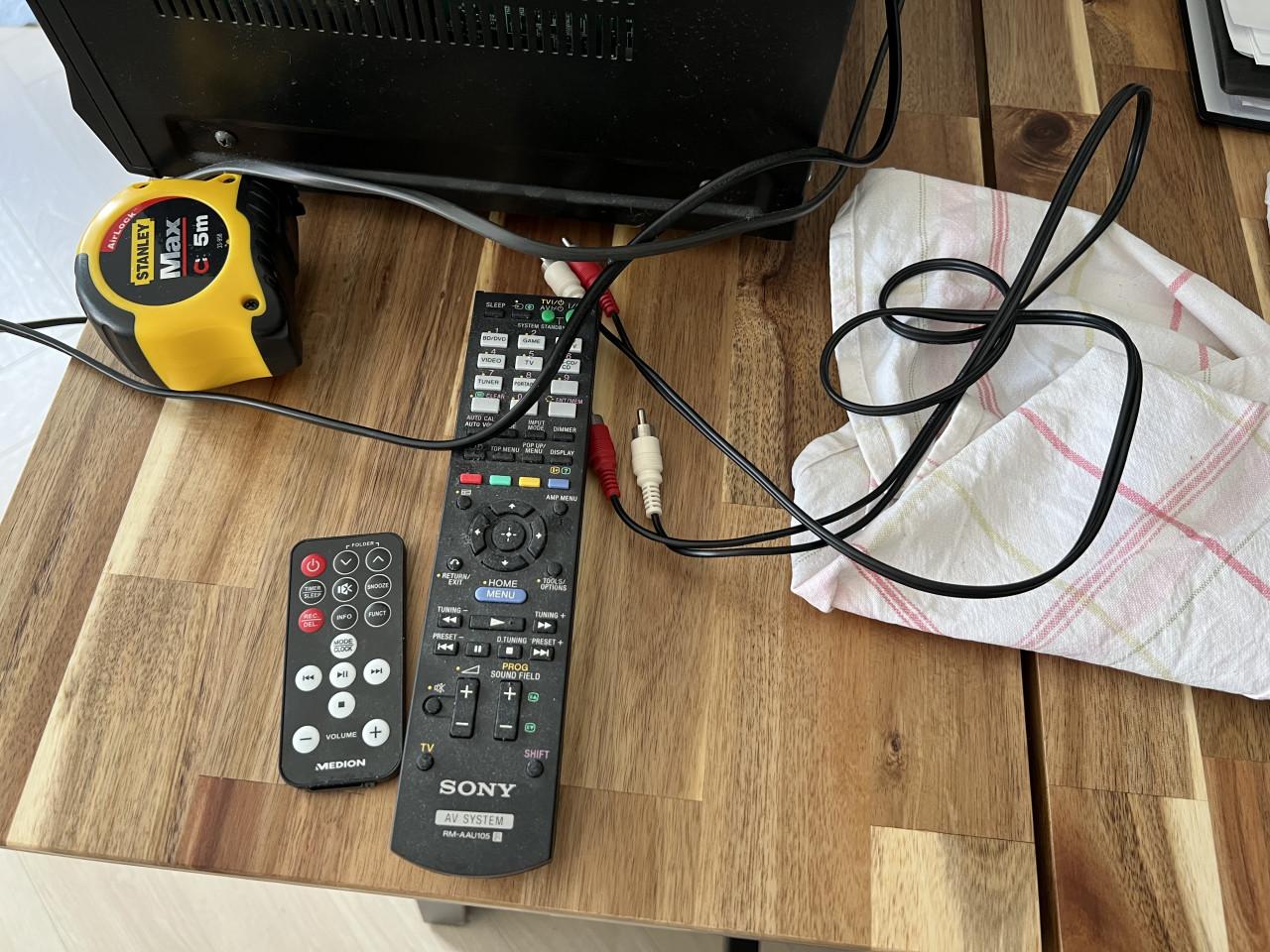 Sony multi channel av receiver & Medion platenspeler