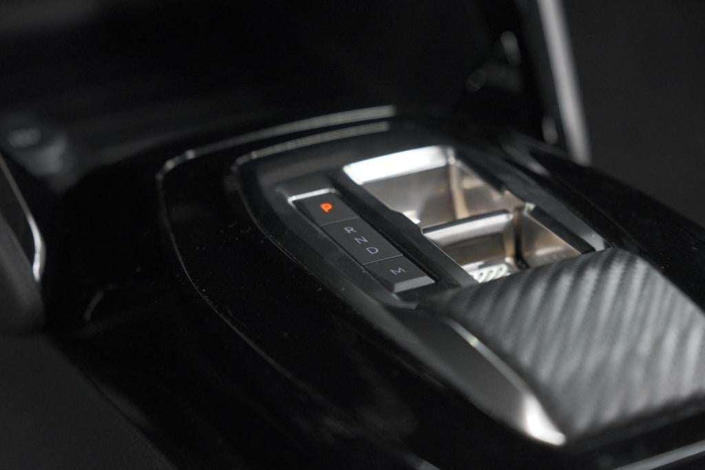 Peugeot 208 1.2 hybrid 110 e-dcs6 allure | apple carplay | parkeersensoren 