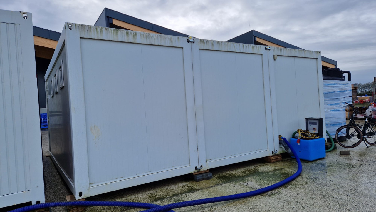 Verkleedruimte / sanitairunit / toiletunit / kantoorunit