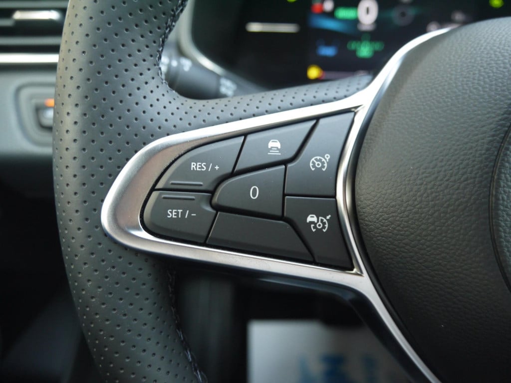 Mitsubishi Colt 1.6 hev intense+
