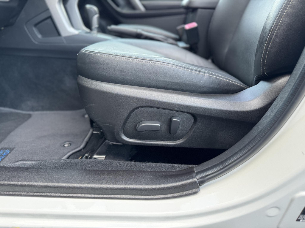 Subaru Forester 2.0 premium | trekhaak afneembaar | panoramadak | navigatie
