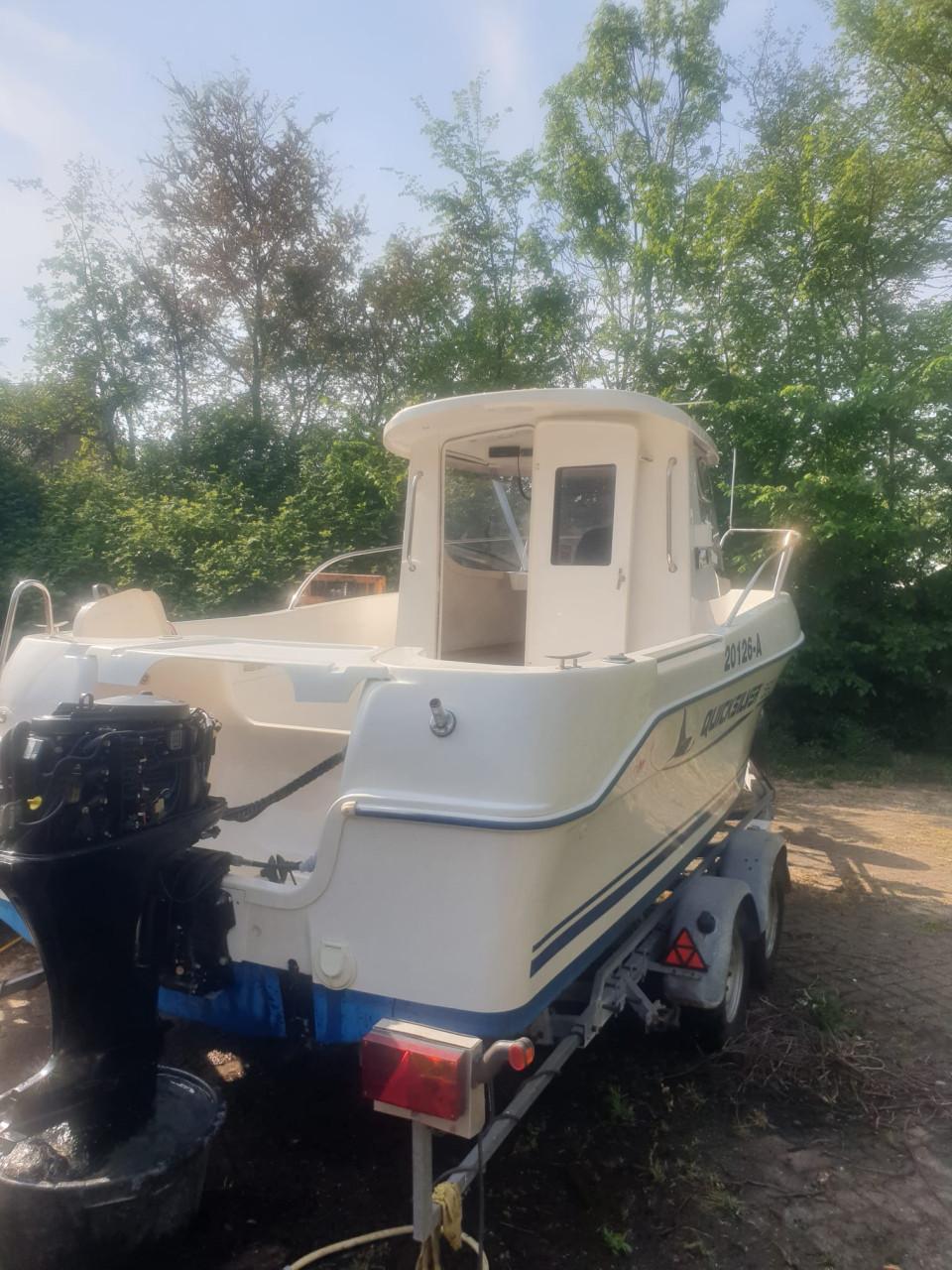 Quicksilver pilothouse 560 met 60 pk mercury + trailer bouwjaar 2003