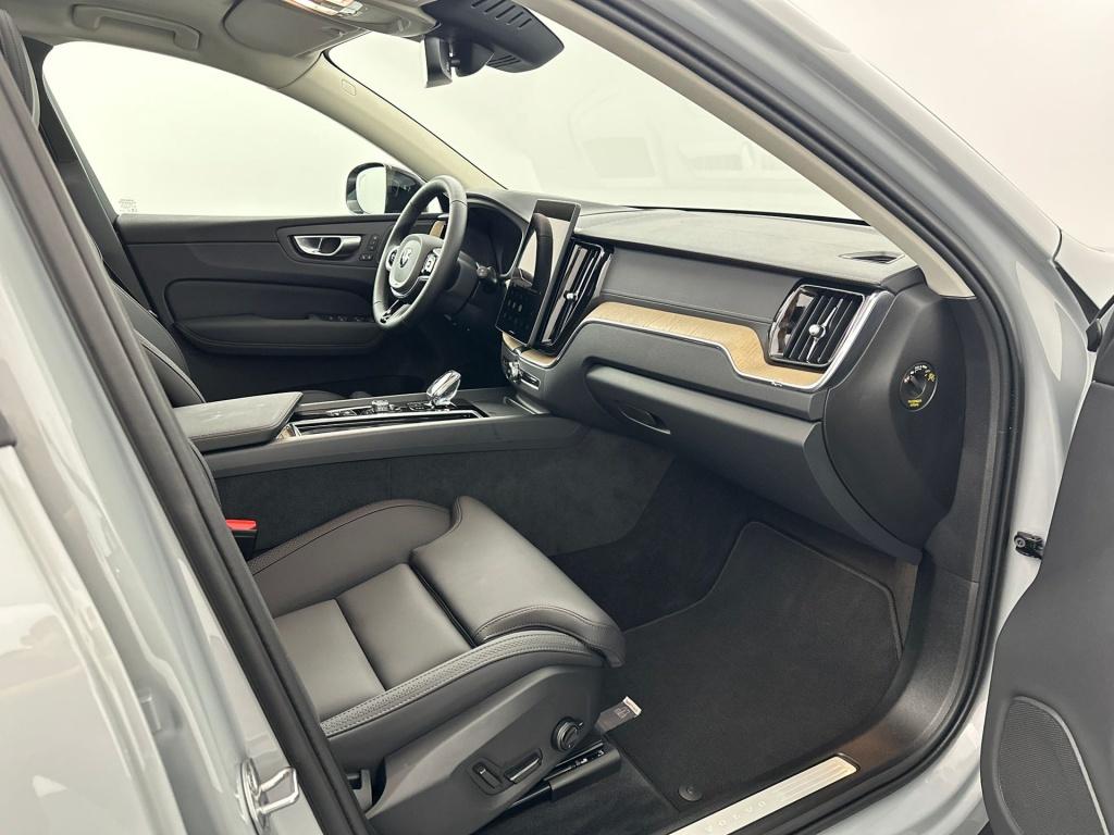 Volvo XC60 t6 398pk recharge ultra dark| full options!!!!!