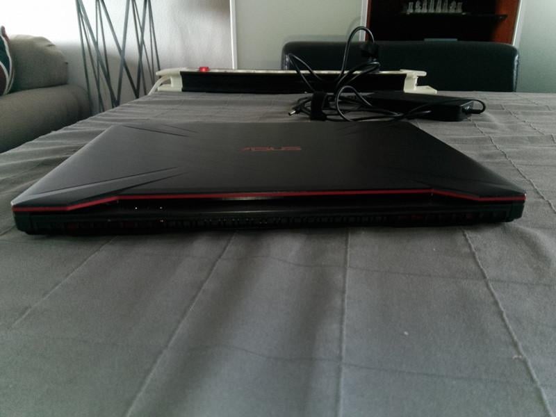 Asus Tuf Gaming Laptop-i7-W11-SSD-werk16giga-1256 gigabyte HDD-Goede Accu