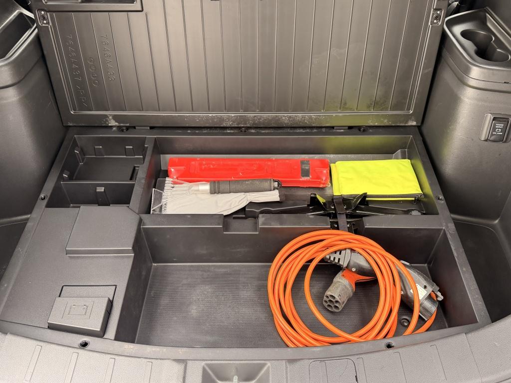 Mitsubishi Outlander 2.4 phev intense+ | navigatie | cruise control (adapti