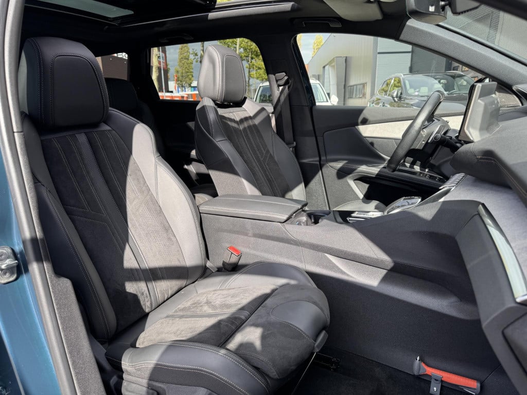 Peugeot 5008 1.2 puretech blue lease gt | trekhaak afneembaar | panoramadak