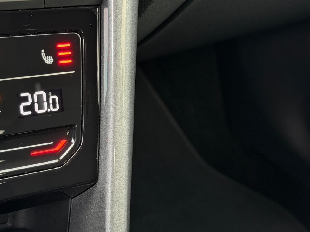 Volkswagen T-roc 1.5 tsi 150pk dsg style | trekhaak | navi | iq light | ada