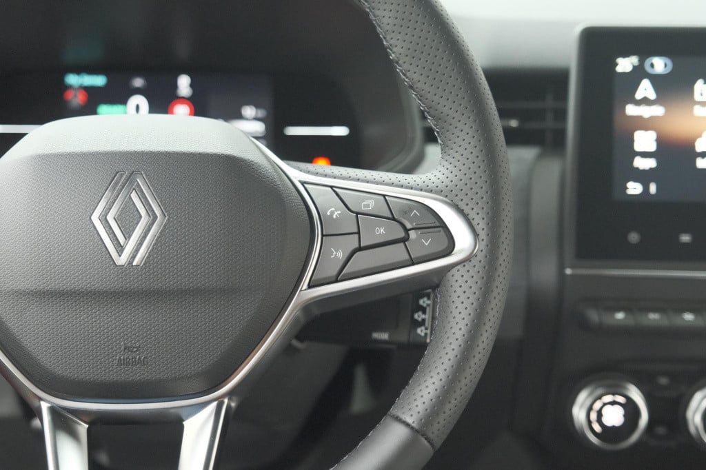 Renault Clio 1.6 e-tech full hybrid 145 techno | 360 camera | navigatie | a