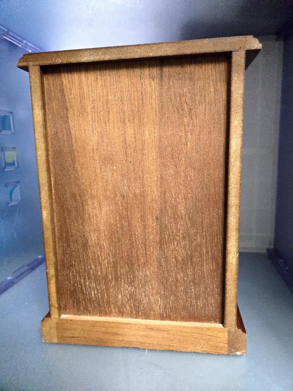 Houten vintage sieradenkastje met twee glazen deurtjes