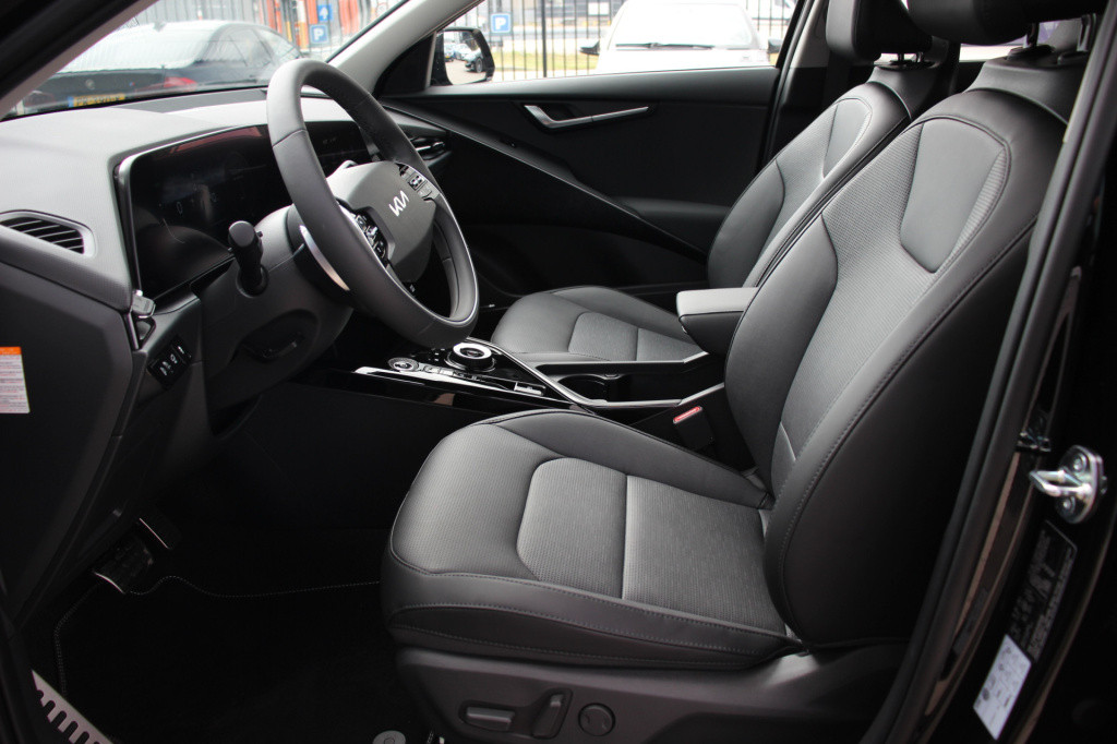 Kia Niro Ev executiveline 64.8kwh | schuifdak | warmtepomp
