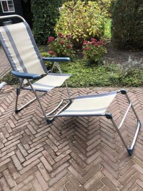 2 sets camping stoelen + voetensteun