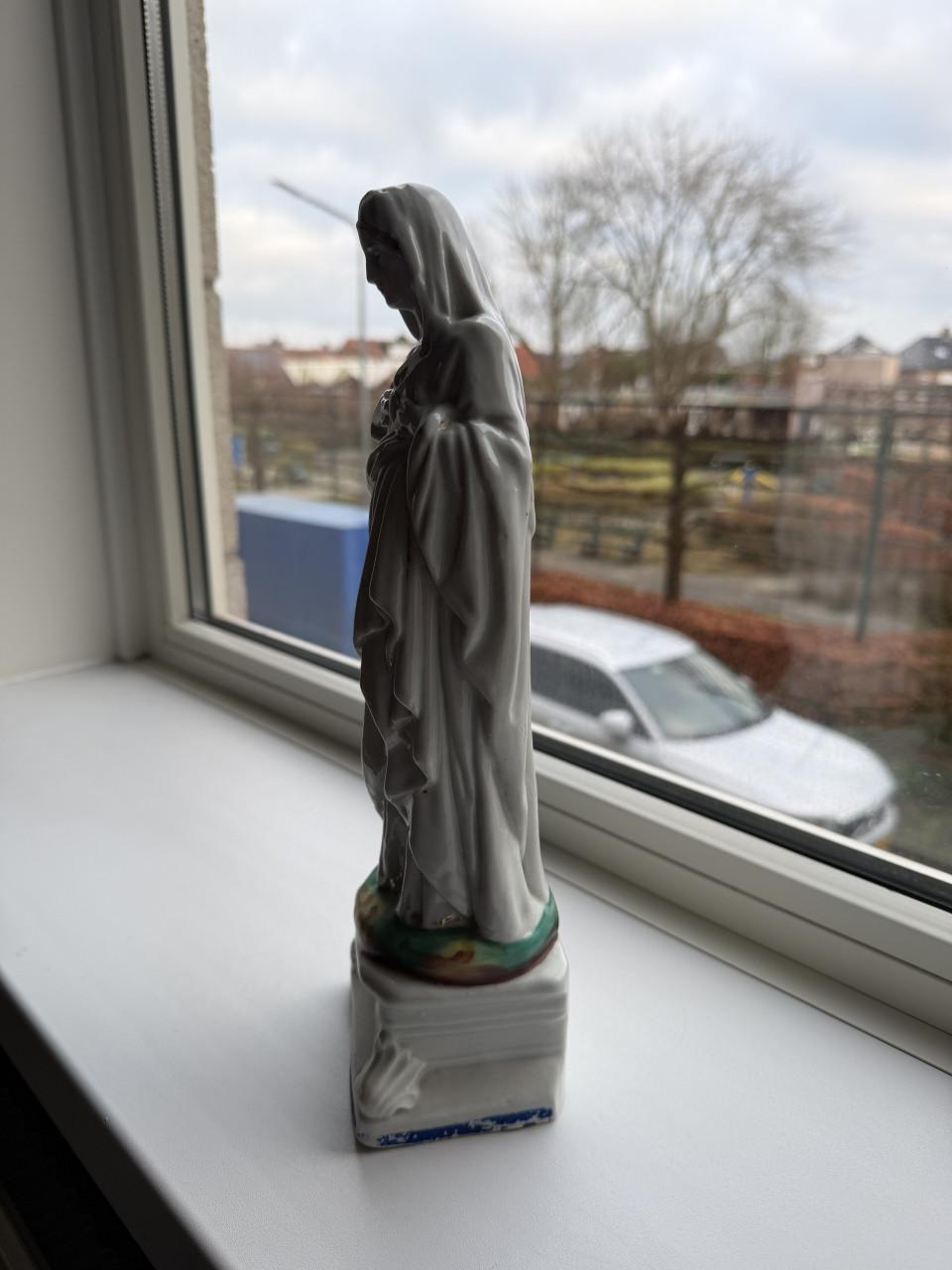 Beeldje Maria Porselein