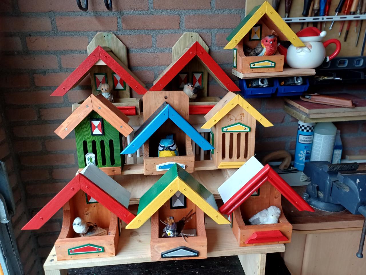 Vogel - Chalets  - Voederhuisjes & Nestkastjes   etc   [ zie foto's ]